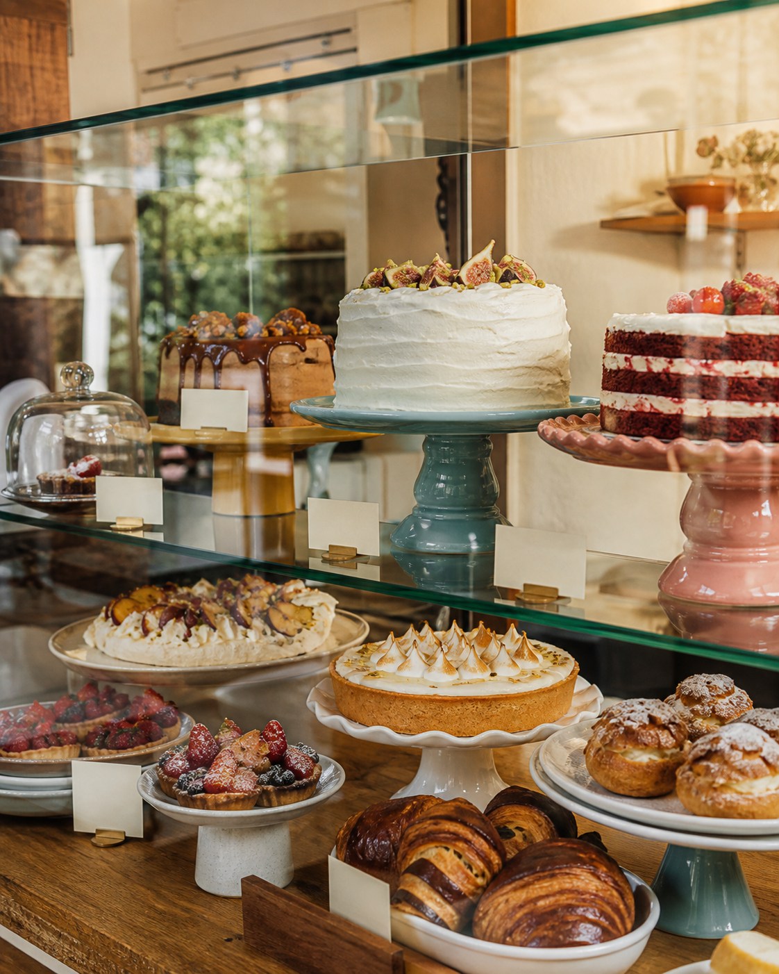 Kuchenvitrine im Café Nordbucht